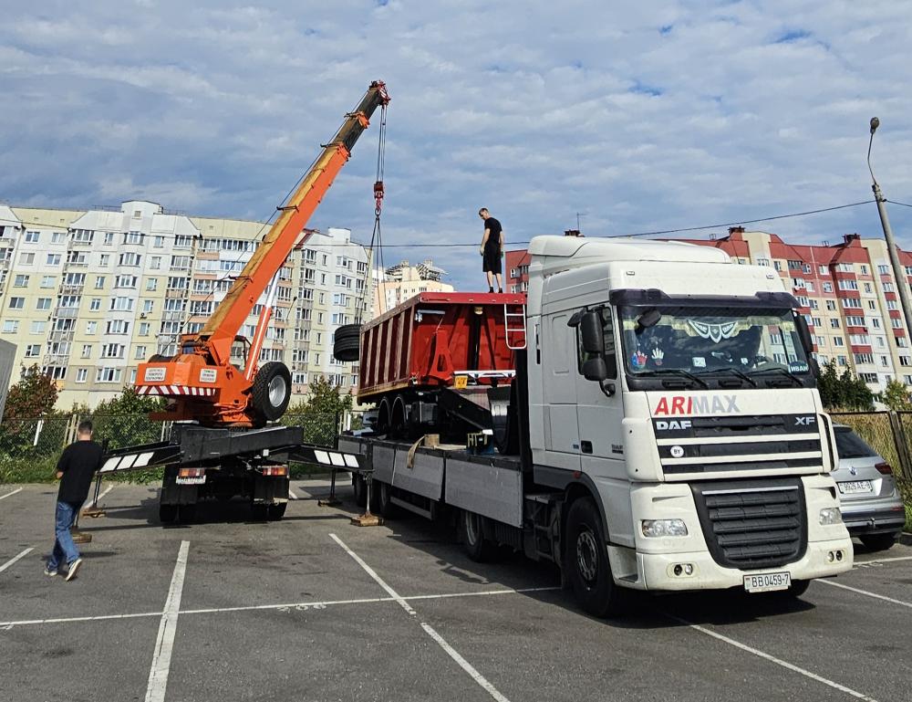 Поставка самосвального прицепа MEGA тридем