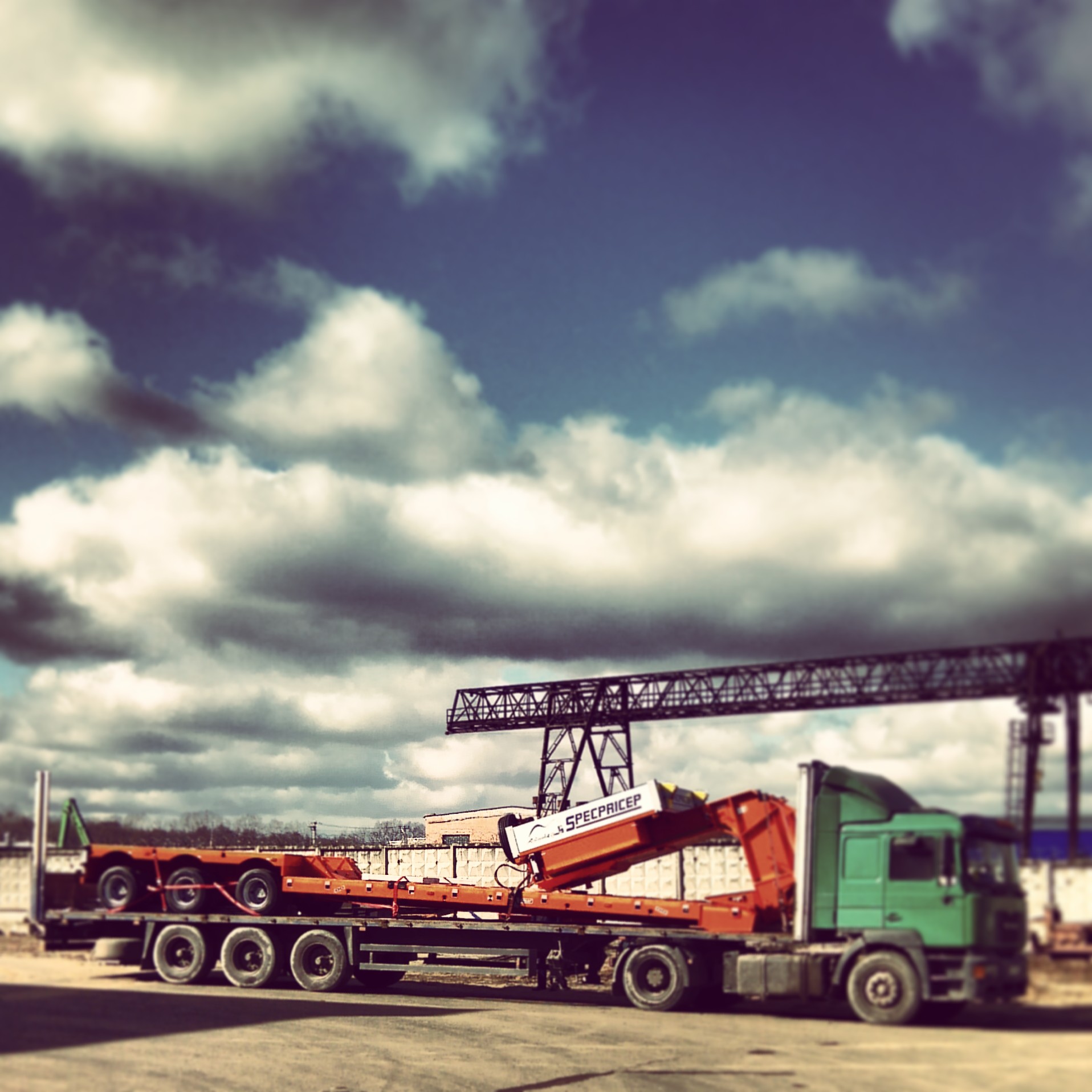 ARIMAX 10 лет в сфере поставок полуприцепов! ARIMAX 10 лет в сфере поставок полуприцепов!