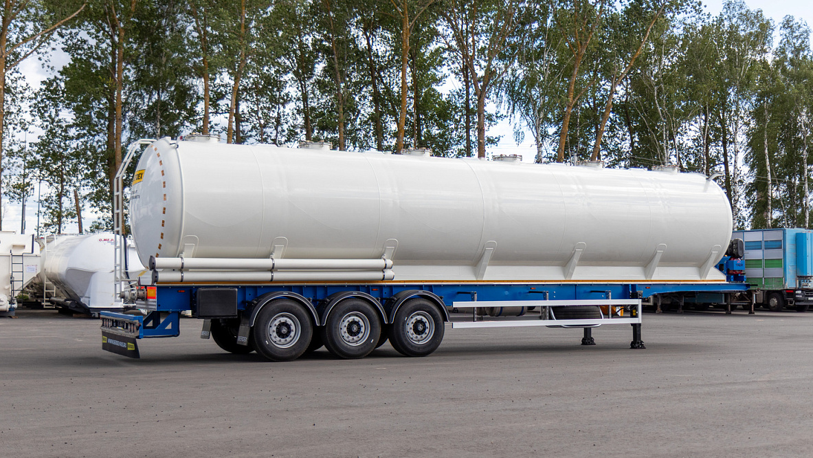 Кормовоз Berdex SVM с пневмовыгрузкой