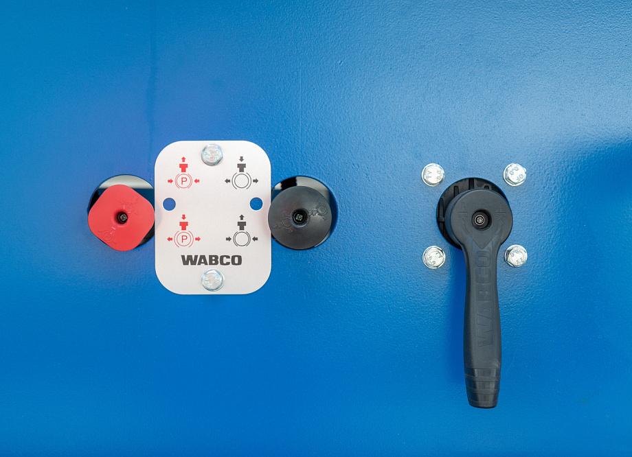 Кормовоз Berdex SVM с пневмовыгрузкой