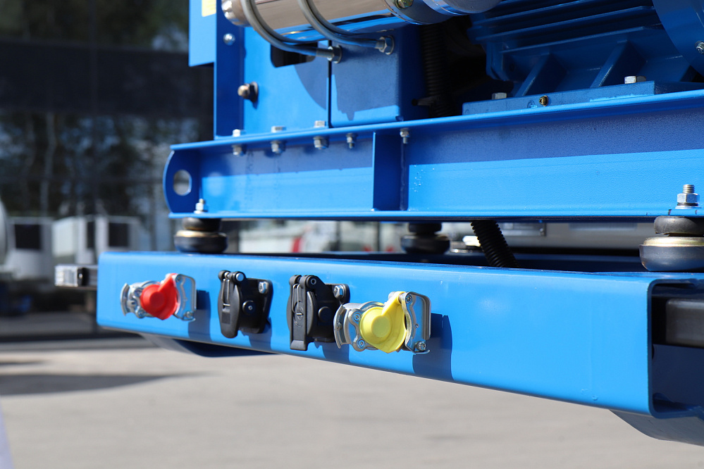 Кормовоз Berdex SVM с пневмовыгрузкой