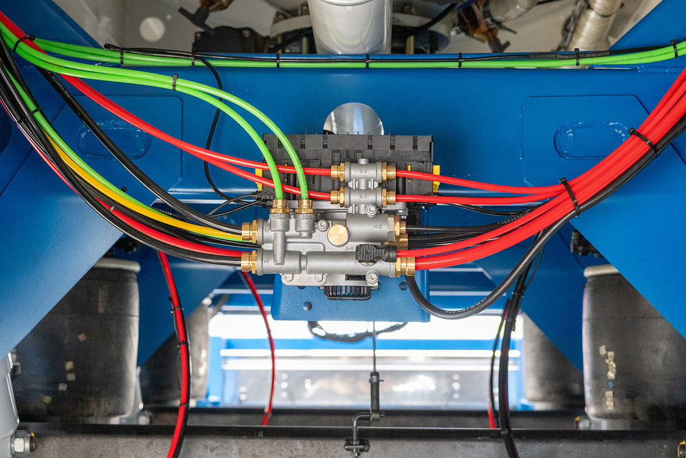 Кормовоз Berdex SVM с пневмовыгрузкой