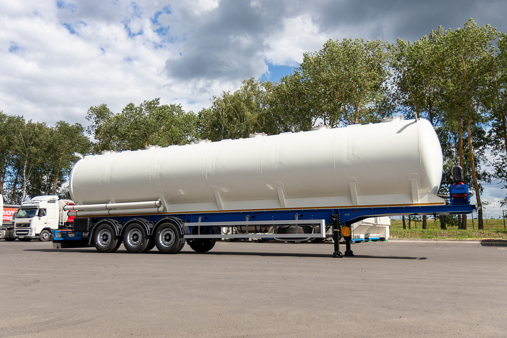 Кормовоз Berdex SVM с пневмовыгрузкой